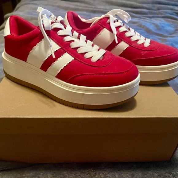 Madden Girl Platform Sneaker - Picture 4 of 4